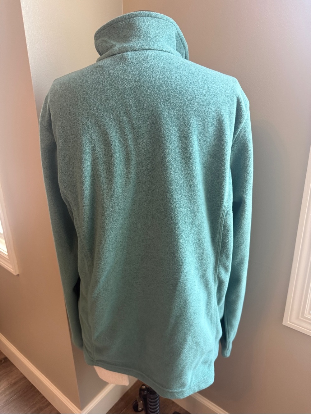 Lands End Women’s Green Quarter-Zip Fleece Pullover - Picture 4 of 9